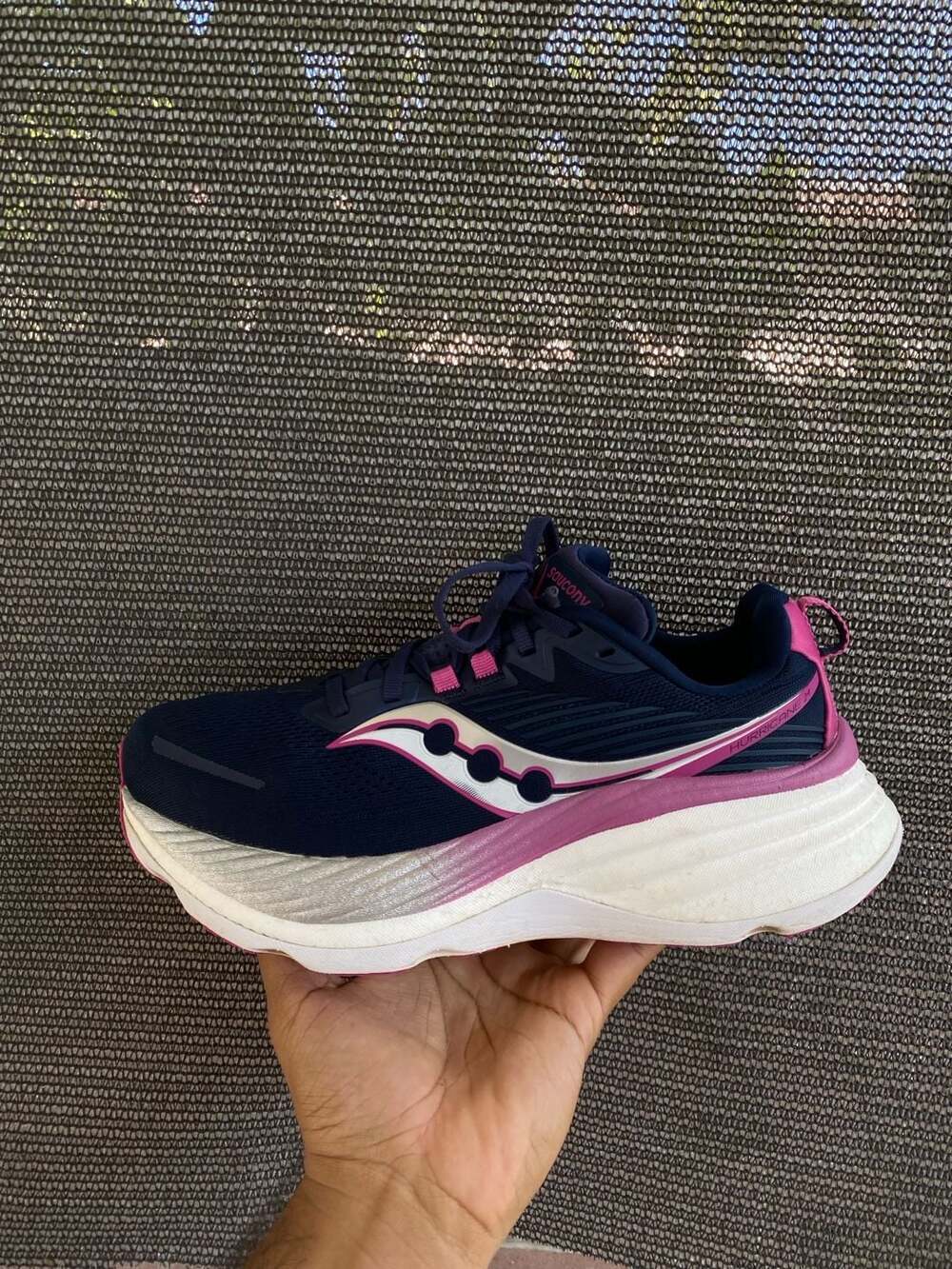 Saucony Women's Hurricane 24 Running Shoes, Navy/Fuchsia